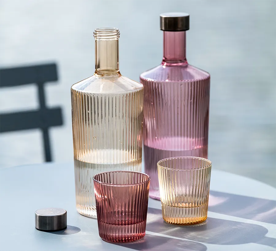 Paveau Wasserflasche und Glaeser